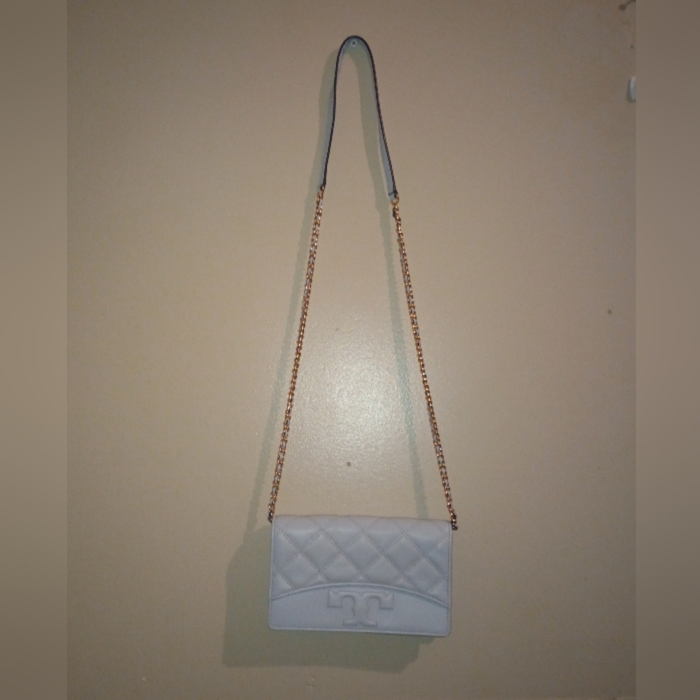 Tory Burch Savannah chain flat wallet crossbody in Luna blue